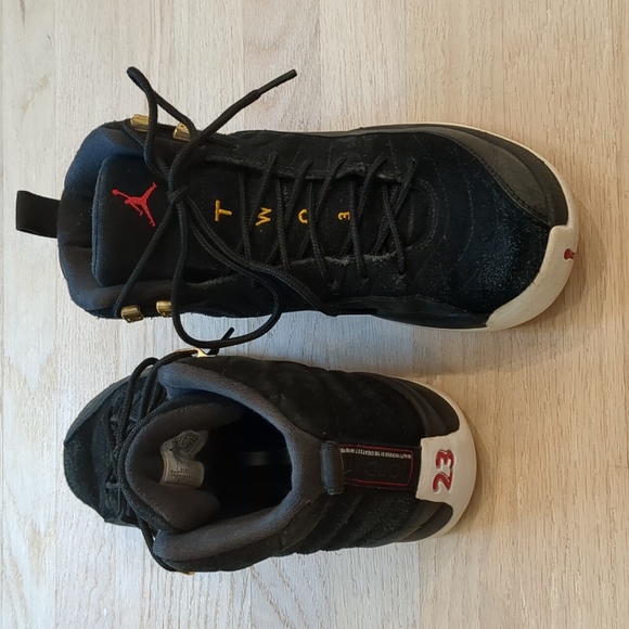 2019 Air Jordan 12 Retro GS 'Reverse Taxi' Sneakers size 7 youth - Picture 1 of 12